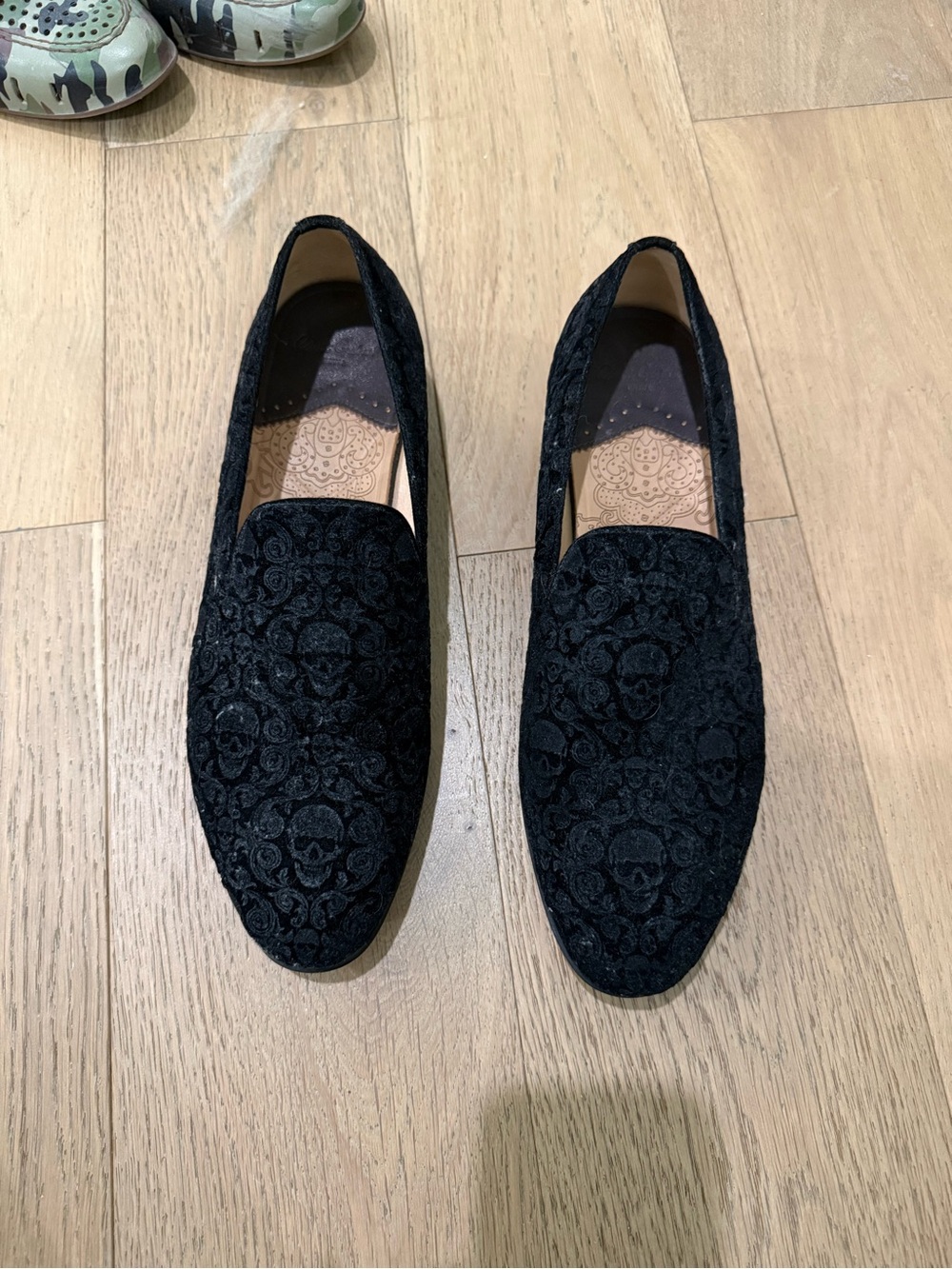 Robert Graham Men's Black Velvet Embroidered Slip-On Loafers